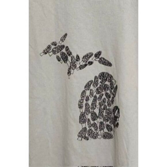 Momentum Outfitters Womens Gray Crew Neck Graphic T-Shirt Size Medium NWT - Picture 2 of 5